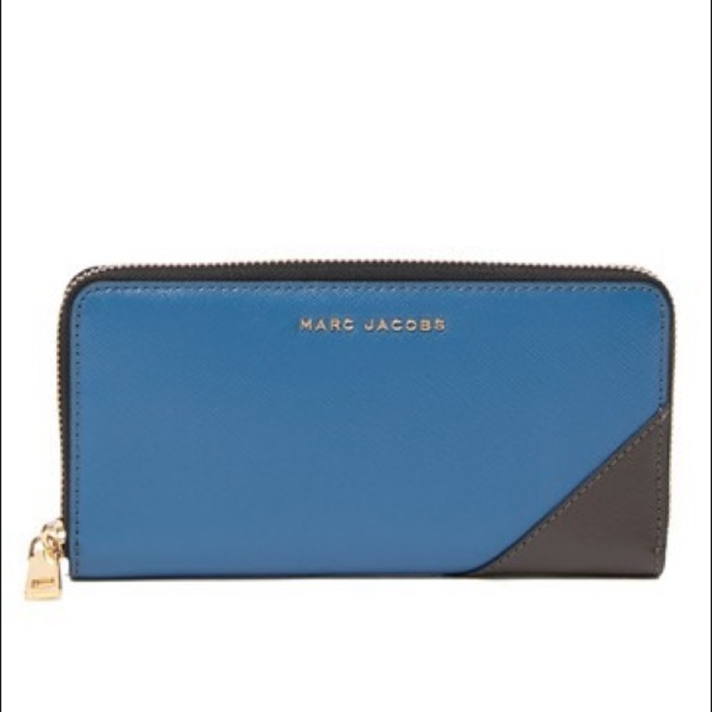 MARC JACOBS Saffiano Leather Zip Wallet